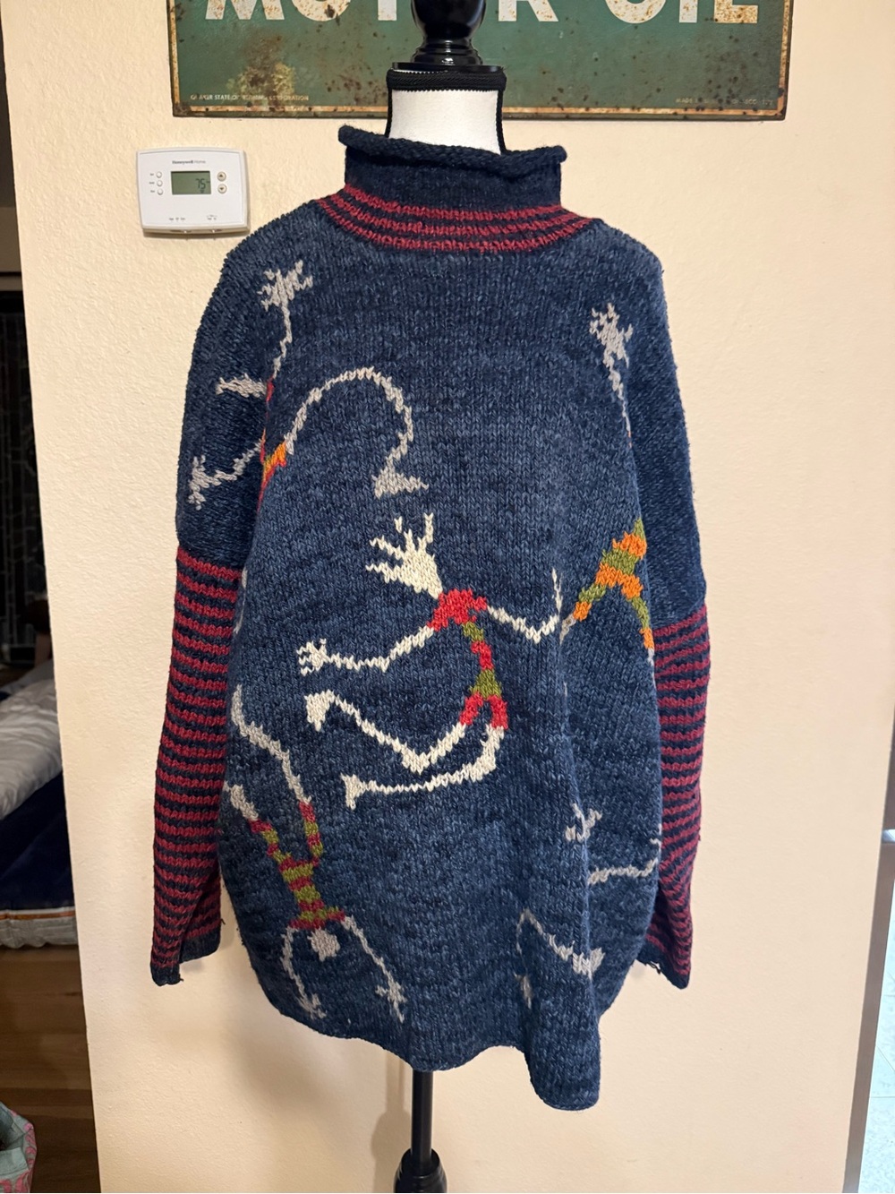 VTG Amano Bolivia Hand Knit Wool Turtleneck Sweater Blue Folk Art Dancing Figure